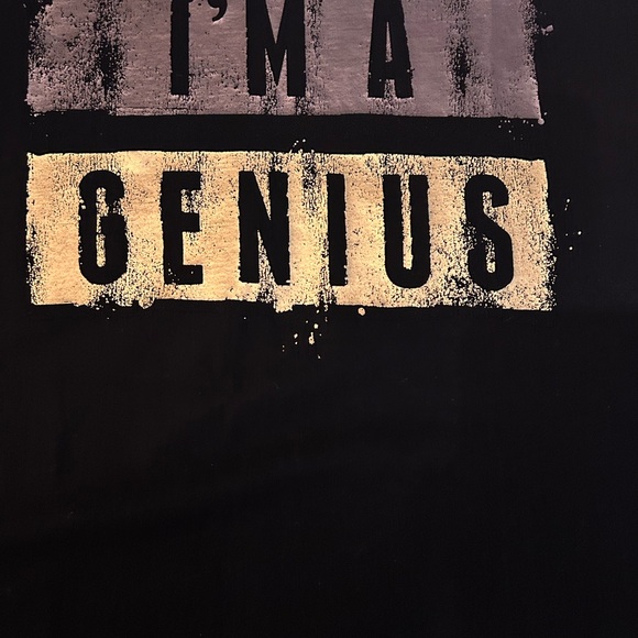 Guess T shirt gently worn, size L, 100% cotton, machine wash cold. - Picture 6 of 10